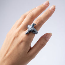 Cargar imagen en el visor de la galería, Alas de luz flotante (En stock), anillo de plata de ley 925 de Gū Gū Gù