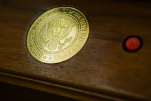 將圖片載入圖庫檢視器 The Red Button on the President‘s Table - But Not for Nukes
